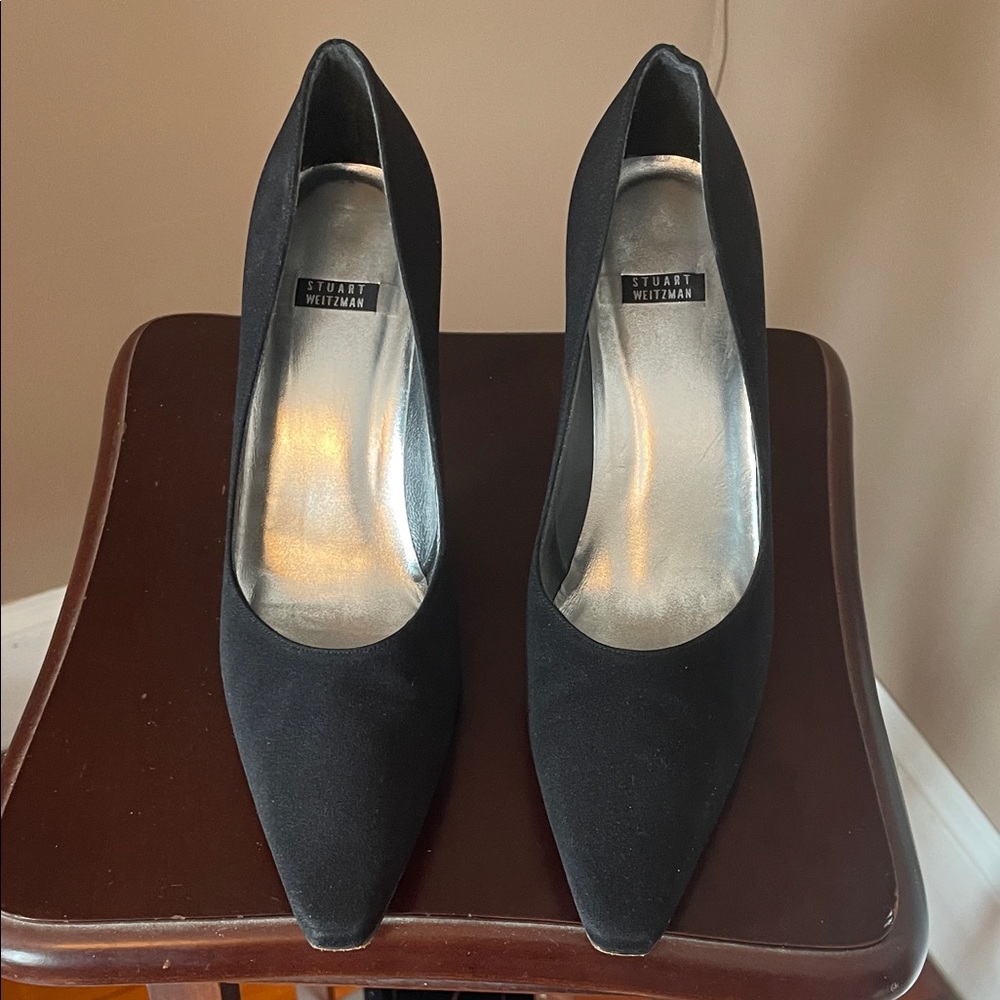 Stuart Weitzman Black Pointed-Toe Suede Pumps